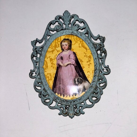 Vintage Small 5.5” Ornate Brass Oval Picture Frame Made in Italy NOTE: See back - Picture 1 of 9
